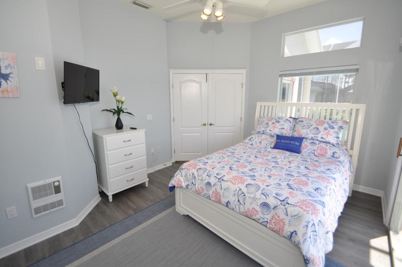 Sunset Bay Beautiful Pool Home - Bring Your Boat Or Jet Ski - Canal With Dock- Sleeps 10 - 4 Bd Palm Coast Esterno foto